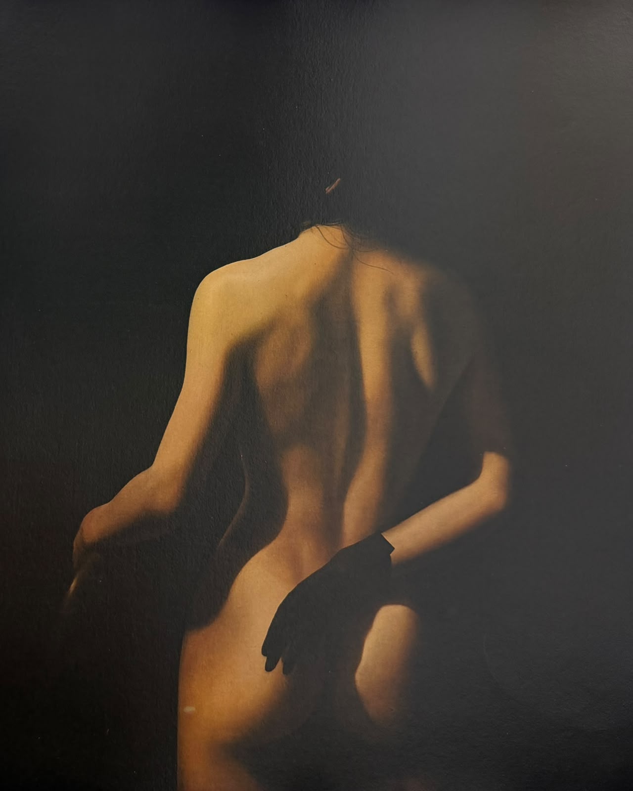 Santiago Carbonell "Mujer con guante negro"
