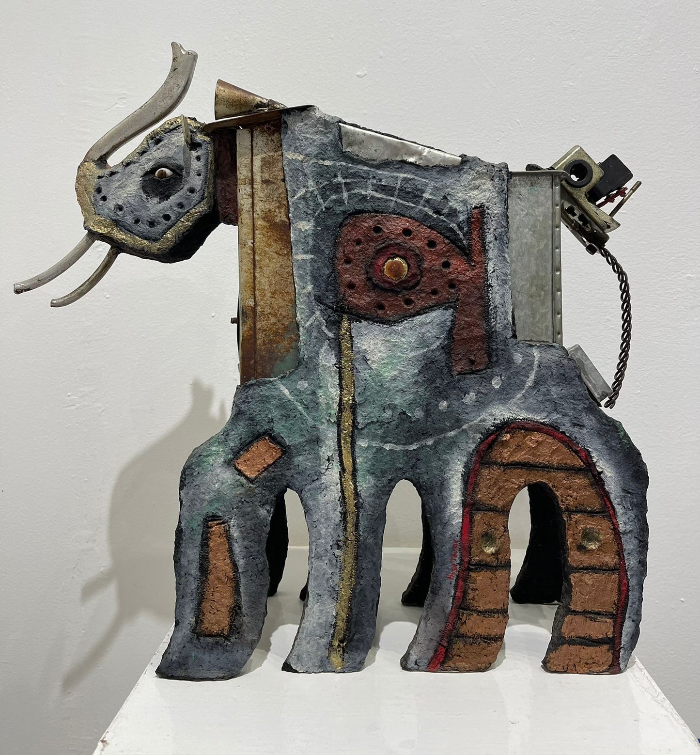 Lote 168 Elefante - Hugo Tovar