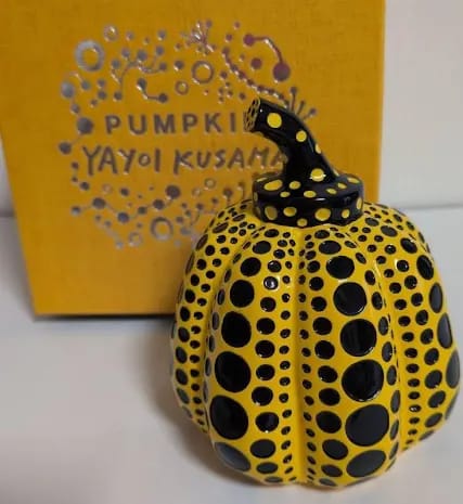 Lote 24 Yellow and black. - Yayoi Kusama
